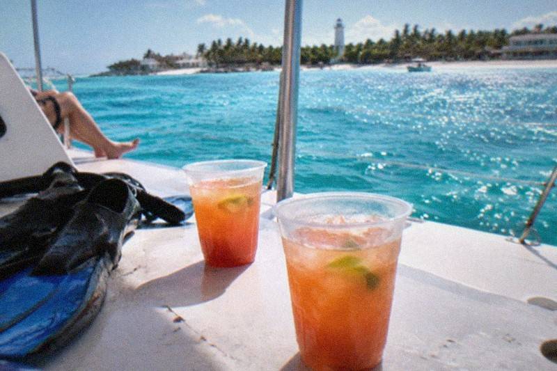 Catamaran, Open Bar & Beach Club